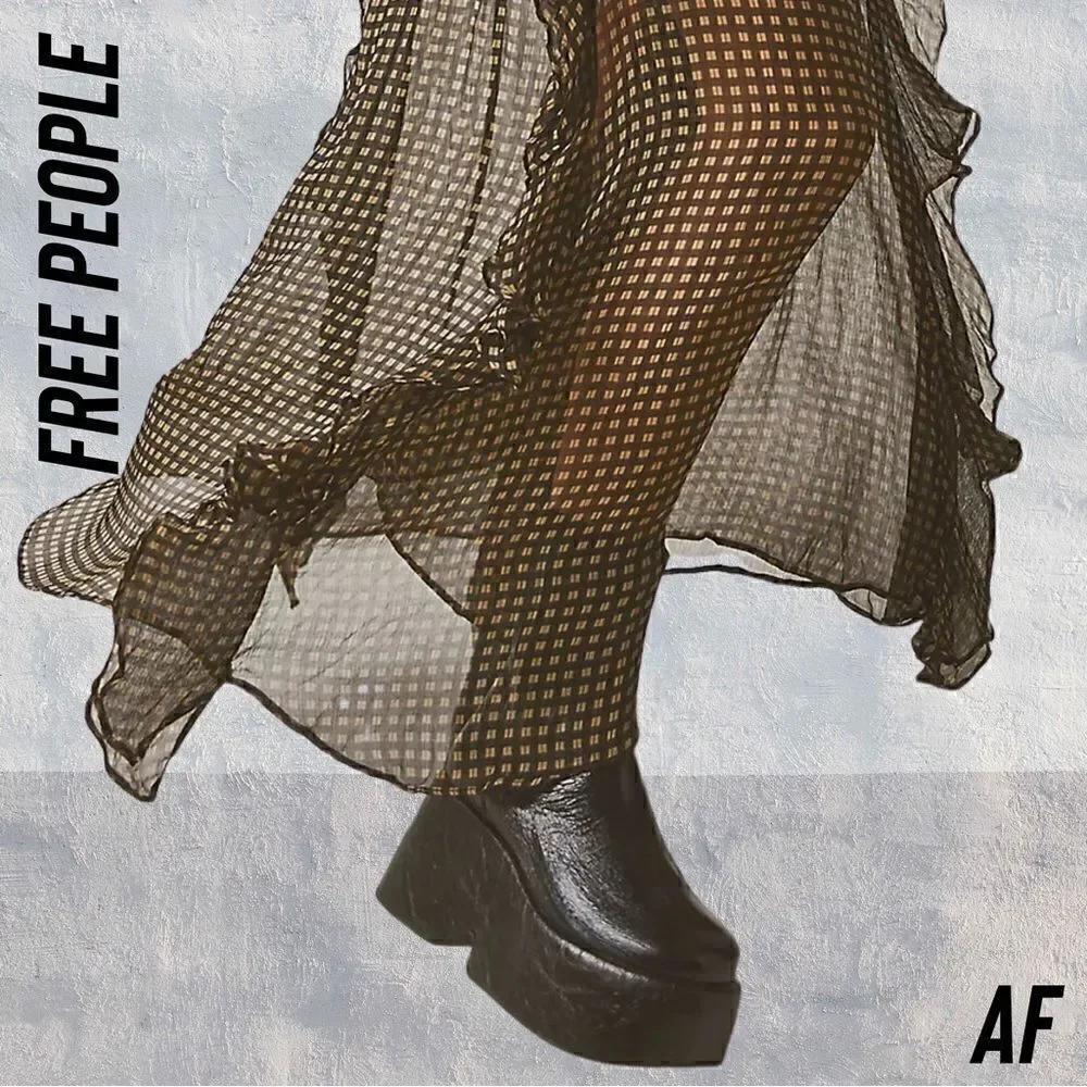FREE PEOPLE DISCO DAYS PLATFORM BOOTS IN BLACK CRINKLED PATENT NEW